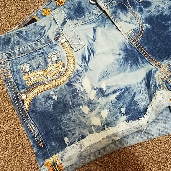 Rock Revival Kira shorts - Picture 2 of 4